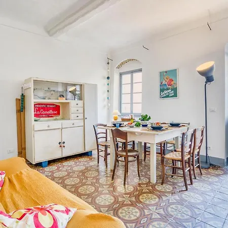 Lovely In With Kitchen *